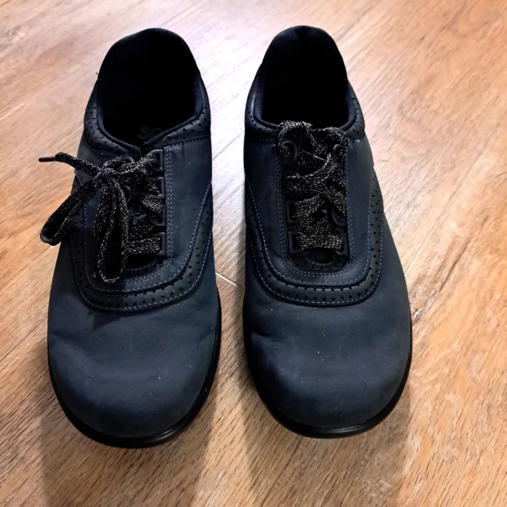 SAS suede leather